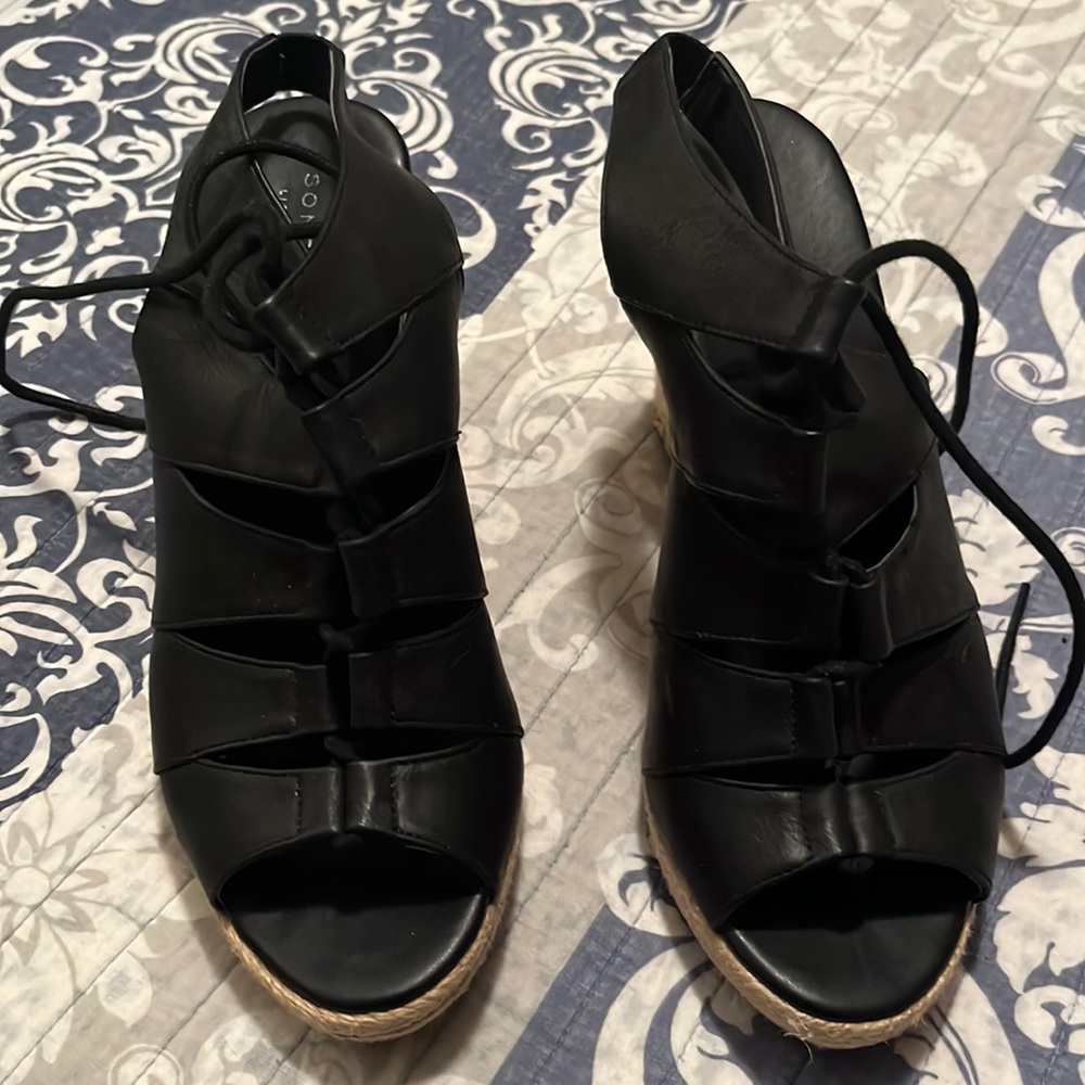 Sonoma Black Lace-Up Wedge - size 8